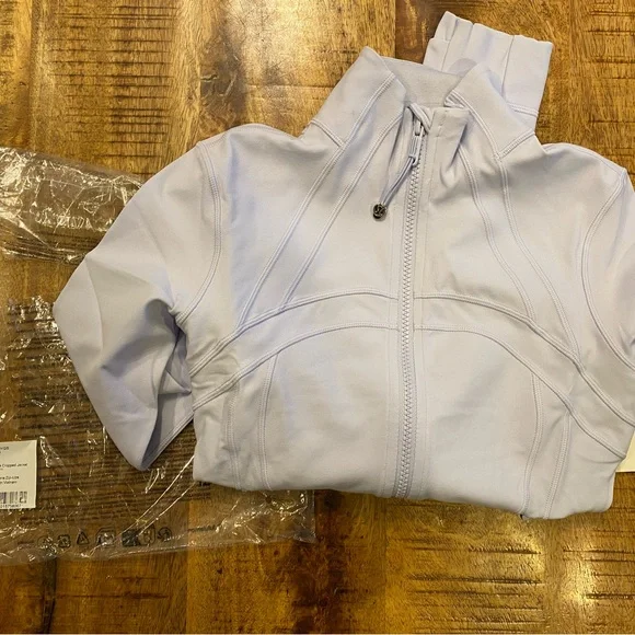 NWT Lululemon Athletica Define Crop Nulu Jacket - Picture 3 of 4